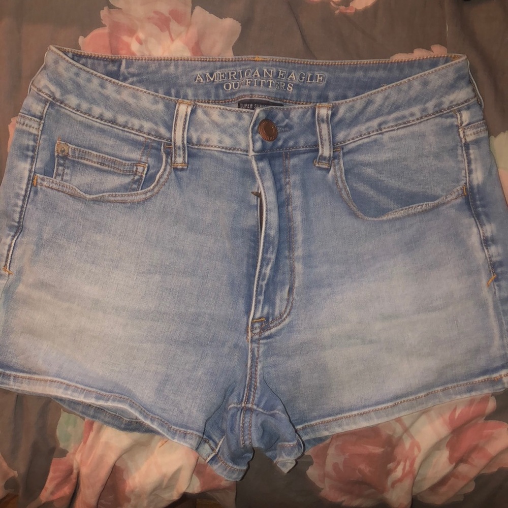 American Eagle Highwaisted shorts